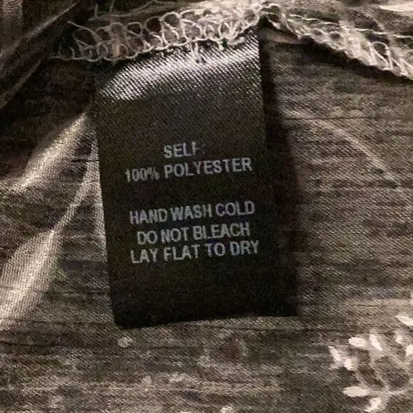 Lulu’s Flowered Blouse - Picture 5 of 5